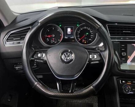 Чорний Фольксваген Тігуан, об'ємом двигуна 2 л та пробігом 51 тис. км за 21000 $, фото 12 на Automoto.ua