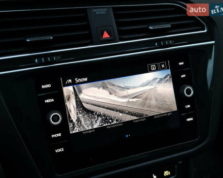 Черный Фольксваген Тигуан, объемом двигателя 2 л и пробегом 177 тыс. км за 32999 $, фото 43 на Automoto.ua