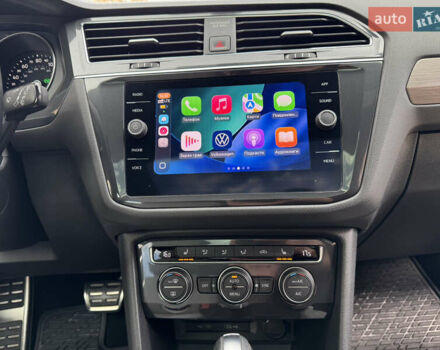 Черный Фольксваген Тигуан, объемом двигателя 2 л и пробегом 93 тыс. км за 23000 $, фото 5 на Automoto.ua