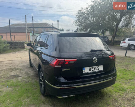 Чорний Фольксваген Тігуан, об'ємом двигуна 1.98 л та пробігом 60 тис. км за 23500 $, фото 2 на Automoto.ua