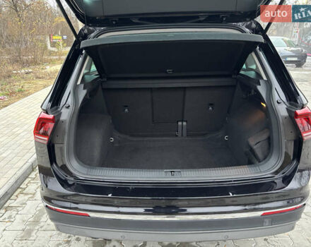 Черный Фольксваген Тигуан, объемом двигателя 2 л и пробегом 227 тыс. км за 24100 $, фото 8 на Automoto.ua