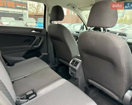 Чорний Фольксваген Тігуан, об'ємом двигуна 2 л та пробігом 129 тис. км за 17500 $, фото 15 на Automoto.ua