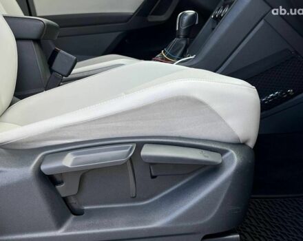 Черный Фольксваген Тигуан, объемом двигателя 2 л и пробегом 53 тыс. км за 24590 $, фото 37 на Automoto.ua