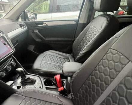 Черный Фольксваген Тигуан, объемом двигателя 1.97 л и пробегом 208 тыс. км за 27500 $, фото 3 на Automoto.ua