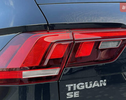 Черный Фольксваген Тигуан, объемом двигателя 2 л и пробегом 170 тыс. км за 18799 $, фото 44 на Automoto.ua