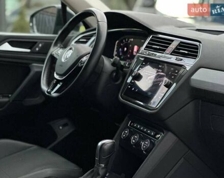 Черный Фольксваген Тигуан, объемом двигателя 2 л и пробегом 81 тыс. км за 19990 $, фото 12 на Automoto.ua