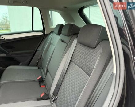 Чорний Фольксваген Тігуан, об'ємом двигуна 2 л та пробігом 228 тис. км за 26900 $, фото 42 на Automoto.ua