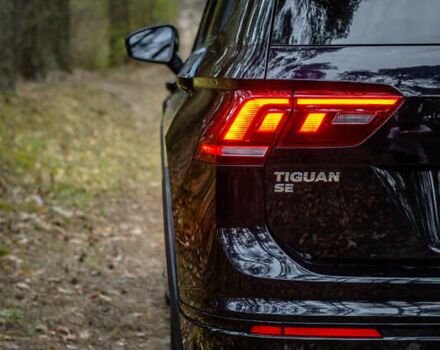 Чорний Фольксваген Тігуан, об'ємом двигуна 2 л та пробігом 53 тис. км за 21900 $, фото 9 на Automoto.ua