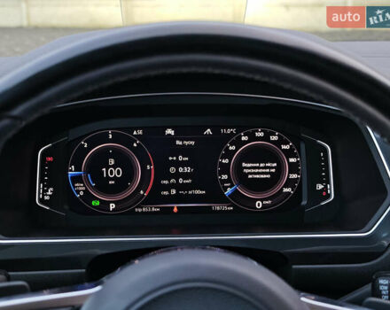 Черный Фольксваген Тигуан, объемом двигателя 2 л и пробегом 177 тыс. км за 32999 $, фото 30 на Automoto.ua