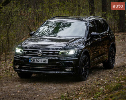 Чорний Фольксваген Тігуан, об'ємом двигуна 2 л та пробігом 53 тис. км за 21900 $, фото 6 на Automoto.ua