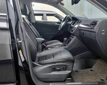 Чорний Фольксваген Тігуан, об'ємом двигуна 2 л та пробігом 51 тис. км за 21000 $, фото 10 на Automoto.ua