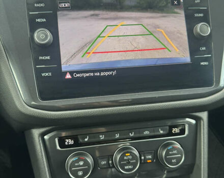 Чорний Фольксваген Тігуан, об'ємом двигуна 1.98 л та пробігом 60 тис. км за 23500 $, фото 32 на Automoto.ua