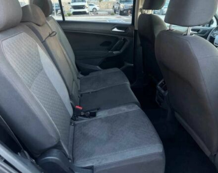 Чорний Фольксваген Тігуан, об'ємом двигуна 2 л та пробігом 44 тис. км за 15500 $, фото 9 на Automoto.ua