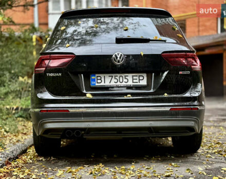 Чорний Фольксваген Тігуан, об'ємом двигуна 1.97 л та пробігом 70 тис. км за 31500 $, фото 4 на Automoto.ua