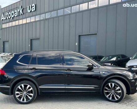 Черный Фольксваген Тигуан, объемом двигателя 2 л и пробегом 53 тыс. км за 24590 $, фото 4 на Automoto.ua