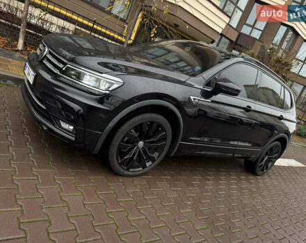 Черный Фольксваген Тигуан, объемом двигателя 2 л и пробегом 93 тыс. км за 23000 $, фото 12 на Automoto.ua