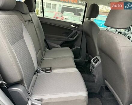 Чорний Фольксваген Тігуан, об'ємом двигуна 2 л та пробігом 129 тис. км за 17500 $, фото 14 на Automoto.ua