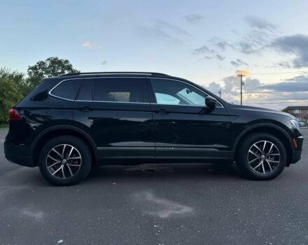 Черный Фольксваген Тигуан, объемом двигателя 2 л и пробегом 30 тыс. км за 14400 $, фото 6 на Automoto.ua