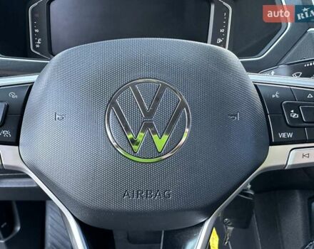 Черный Фольксваген Тигуан, объемом двигателя 2 л и пробегом 180 тыс. км за 29550 $, фото 59 на Automoto.ua