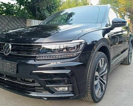 Черный Фольксваген Тигуан, объемом двигателя 0 л и пробегом 72 тыс. км за 14700 $, фото 1 на Automoto.ua