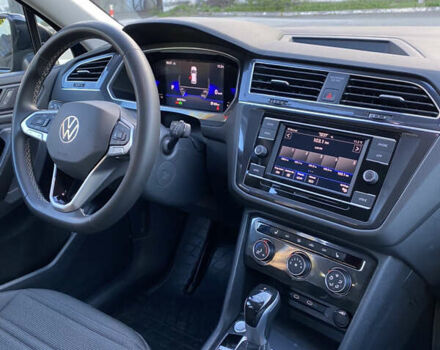 Чорний Фольксваген Тігуан, об'ємом двигуна 1.98 л та пробігом 62 тис. км за 22200 $, фото 15 на Automoto.ua