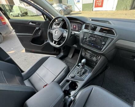 Черный Фольксваген Тигуан, объемом двигателя 1.98 л и пробегом 56 тыс. км за 28000 $, фото 10 на Automoto.ua