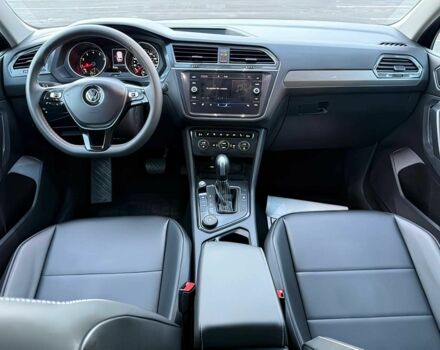 Черный Фольксваген Тигуан, объемом двигателя 2 л и пробегом 30 тыс. км за 14400 $, фото 9 на Automoto.ua