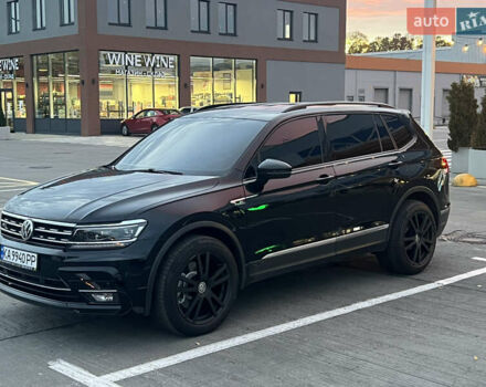 Чорний Фольксваген Тігуан, об'ємом двигуна 2 л та пробігом 56 тис. км за 23700 $, фото 6 на Automoto.ua