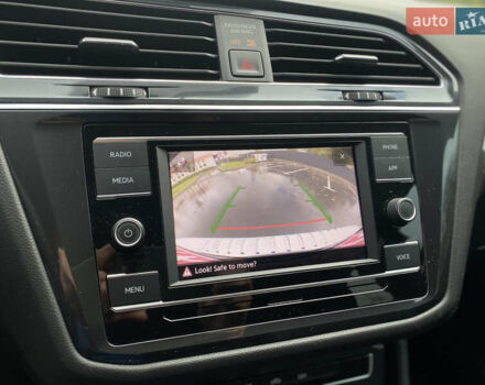 Чорний Фольксваген Тігуан, об'ємом двигуна 1.98 л та пробігом 44 тис. км за 19750 $, фото 30 на Automoto.ua