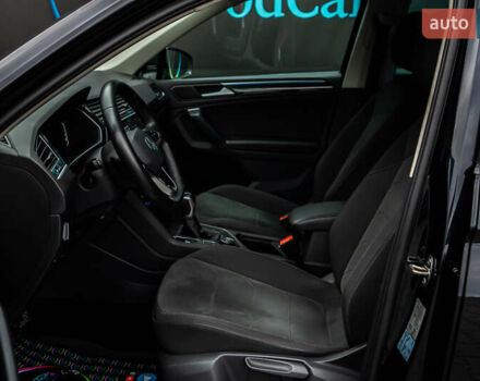 Чорний Фольксваген Тігуан, об'ємом двигуна 1.97 л та пробігом 186 тис. км за 33500 $, фото 30 на Automoto.ua