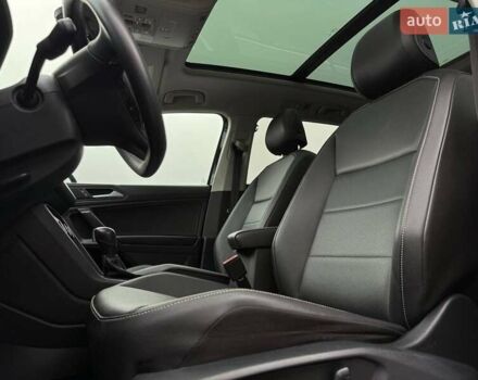 Черный Фольксваген Тигуан, объемом двигателя 1.98 л и пробегом 90 тыс. км за 21500 $, фото 31 на Automoto.ua