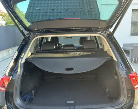 Черный Фольксваген Тигуан, объемом двигателя 1.98 л и пробегом 85 тыс. км за 25000 $, фото 9 на Automoto.ua