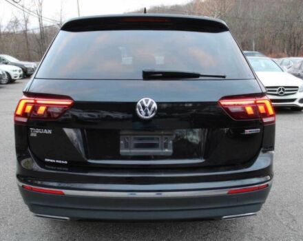 Черный Фольксваген Тигуан, объемом двигателя 2 л и пробегом 15 тыс. км за 17000 $, фото 6 на Automoto.ua