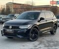 Черный Фольксваген Тигуан, объемом двигателя 2 л и пробегом 49 тыс. км за 25500 $, фото 1 на Automoto.ua
