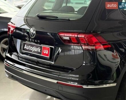 Черный Фольксваген Тигуан, объемом двигателя 2 л и пробегом 56 тыс. км за 33990 $, фото 7 на Automoto.ua
