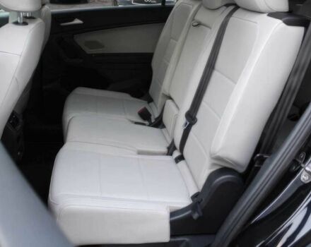 Черный Фольксваген Тигуан, объемом двигателя 2 л и пробегом 15 тыс. км за 17000 $, фото 11 на Automoto.ua