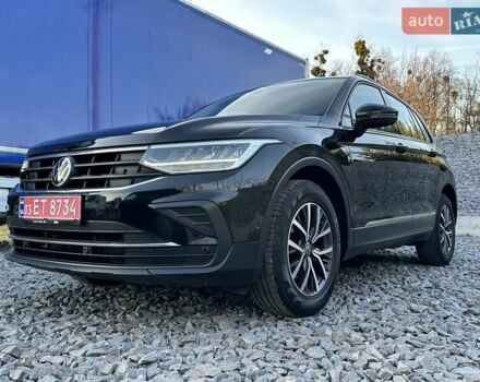 Черный Фольксваген Тигуан, объемом двигателя 2 л и пробегом 180 тыс. км за 29550 $, фото 3 на Automoto.ua
