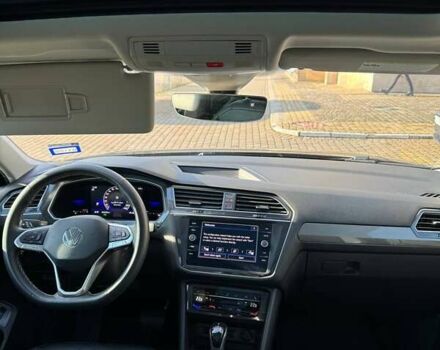 Черный Фольксваген Тигуан, объемом двигателя 2 л и пробегом 68 тыс. км за 24100 $, фото 7 на Automoto.ua