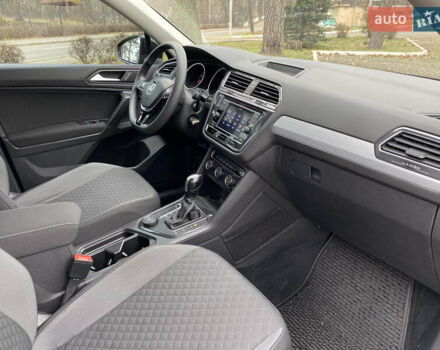 Чорний Фольксваген Тігуан, об'ємом двигуна 1.98 л та пробігом 44 тис. км за 18200 $, фото 28 на Automoto.ua