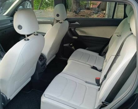 Черный Фольксваген Тигуан, объемом двигателя 0 л и пробегом 72 тыс. км за 14700 $, фото 8 на Automoto.ua