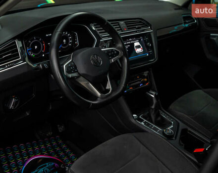 Чорний Фольксваген Тігуан, об'ємом двигуна 1.97 л та пробігом 186 тис. км за 33500 $, фото 32 на Automoto.ua