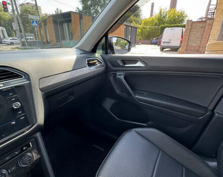 Черный Фольксваген Тигуан, объемом двигателя 1.98 л и пробегом 56 тыс. км за 28000 $, фото 18 на Automoto.ua