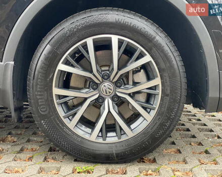 Чорний Фольксваген Тігуан, об'ємом двигуна 1.98 л та пробігом 44 тис. км за 18200 $, фото 12 на Automoto.ua