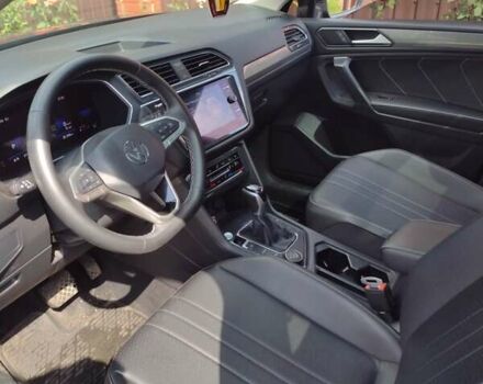 Черный Фольксваген Тигуан, объемом двигателя 2 л и пробегом 27 тыс. км за 25600 $, фото 4 на Automoto.ua