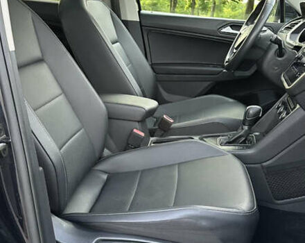 Черный Фольксваген Тигуан, объемом двигателя 2 л и пробегом 101 тыс. км за 22750 $, фото 10 на Automoto.ua