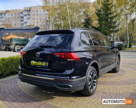 Чорний Фольксваген Тігуан, об'ємом двигуна 2 л та пробігом 25 тис. км за 28400 $, фото 6 на Automoto.ua