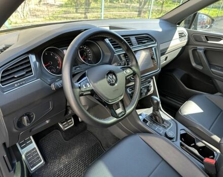 Черный Фольксваген Тигуан, объемом двигателя 2 л и пробегом 23 тыс. км за 37700 $, фото 8 на Automoto.ua