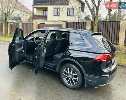 Черный Фольксваген Тигуан, объемом двигателя 2 л и пробегом 40 тыс. км за 17999 $, фото 8 на Automoto.ua