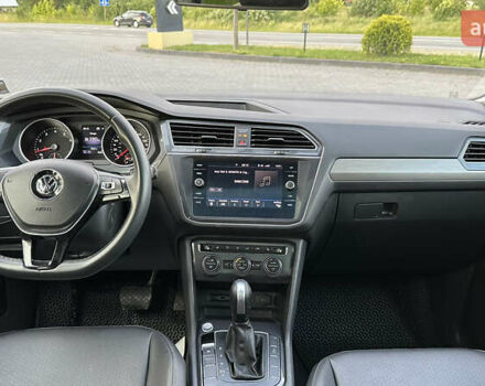 Черный Фольксваген Тигуан, объемом двигателя 2 л и пробегом 101 тыс. км за 22750 $, фото 9 на Automoto.ua