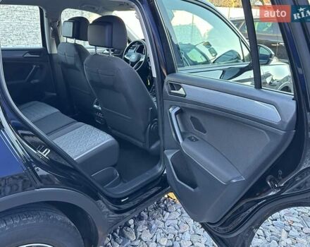 Черный Фольксваген Тигуан, объемом двигателя 2 л и пробегом 180 тыс. км за 29550 $, фото 87 на Automoto.ua